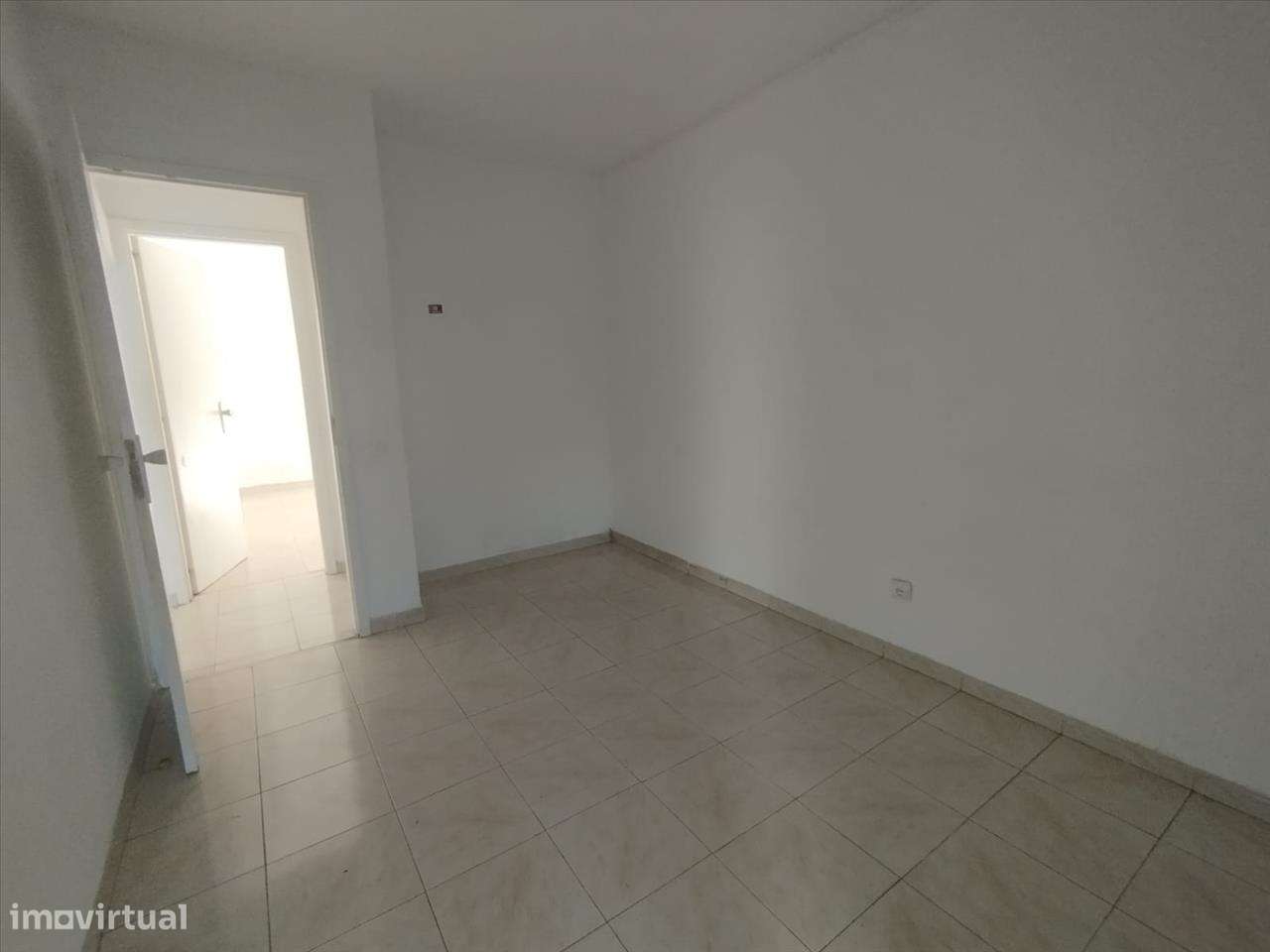 T2 com Elevador e Boa Luz Natural – Miratejo, Corroios - Grande imagem: 5/9