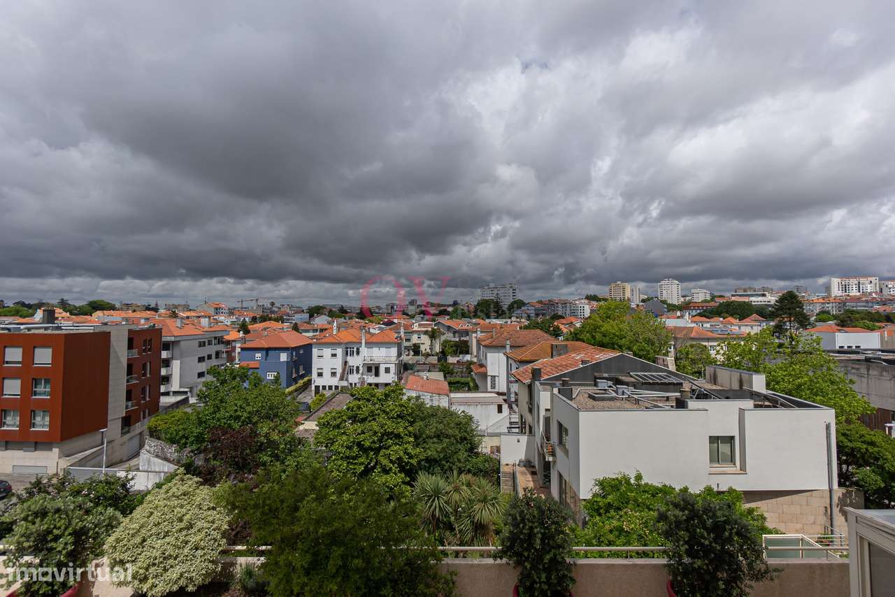 Para venda, apartamento T5 Rua Domingos Sequeira Porto, com varandas,-40