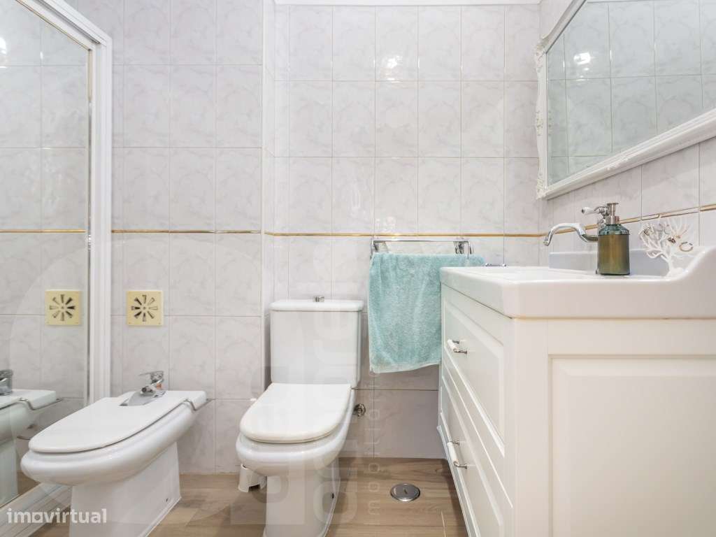 T2 Remodelado em Corroios | Vista Desafogada | A 2 Min da Estação F...-15