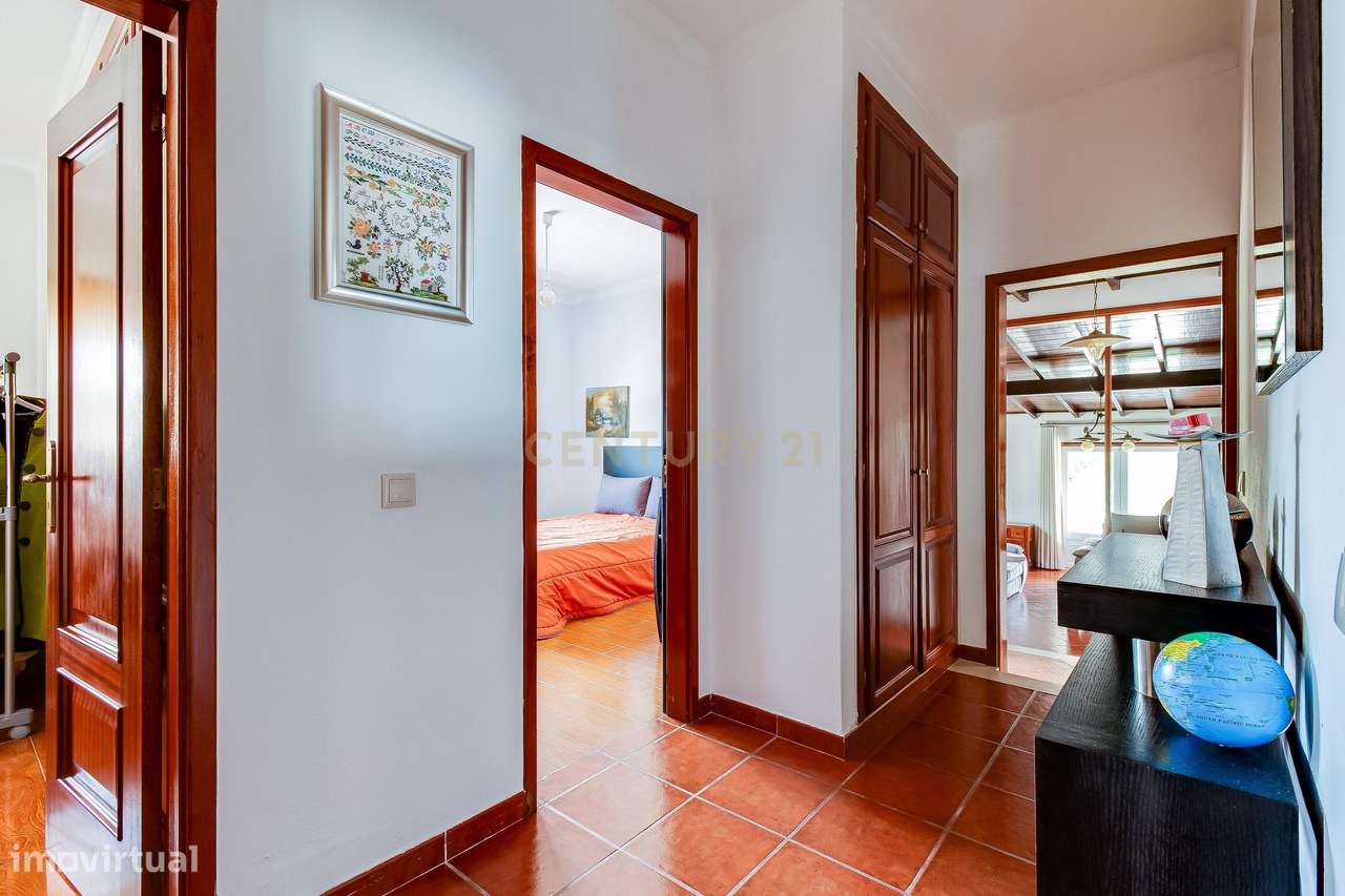 Moradia T3 Térrea - Espaço, Conforto e Localização Privilegiada-16