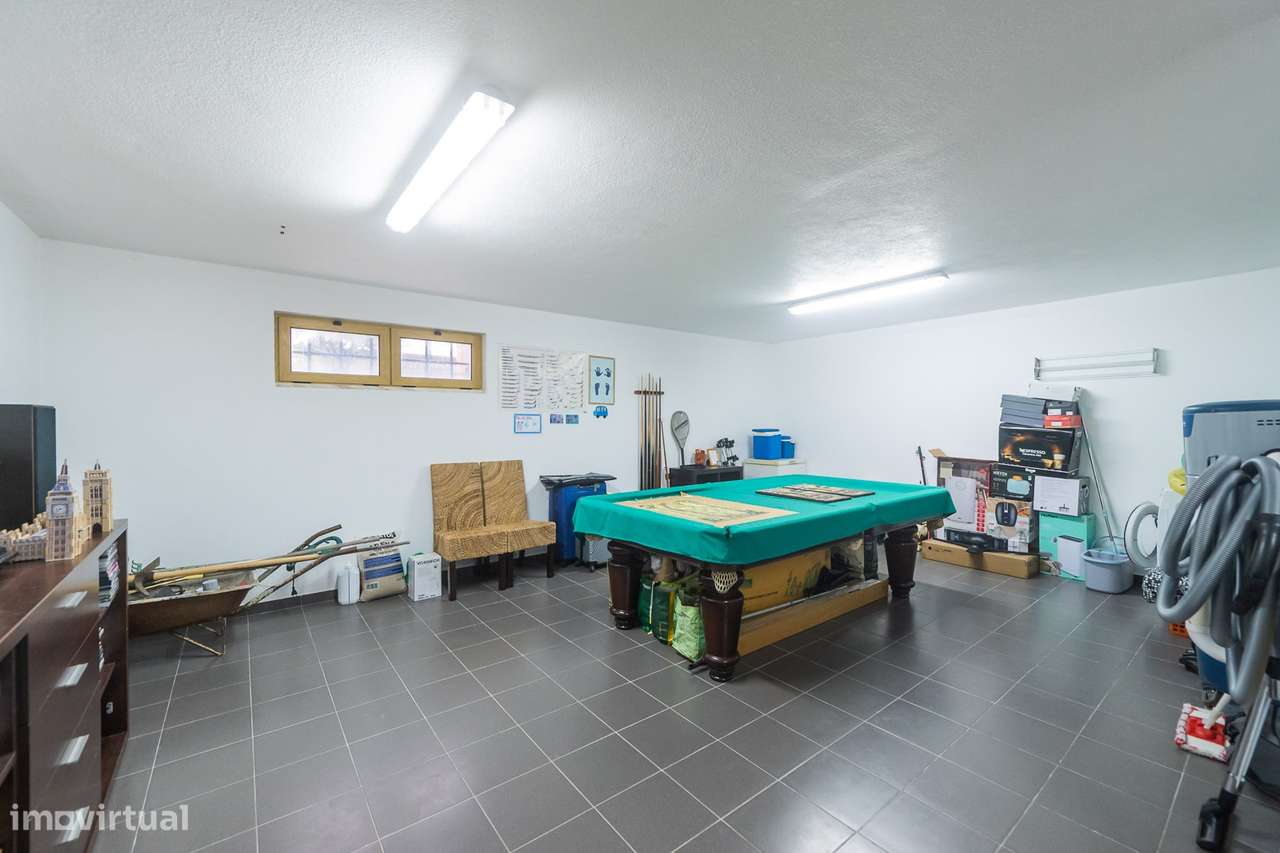 Moradia T-4+1 em Agualva Cacém-19