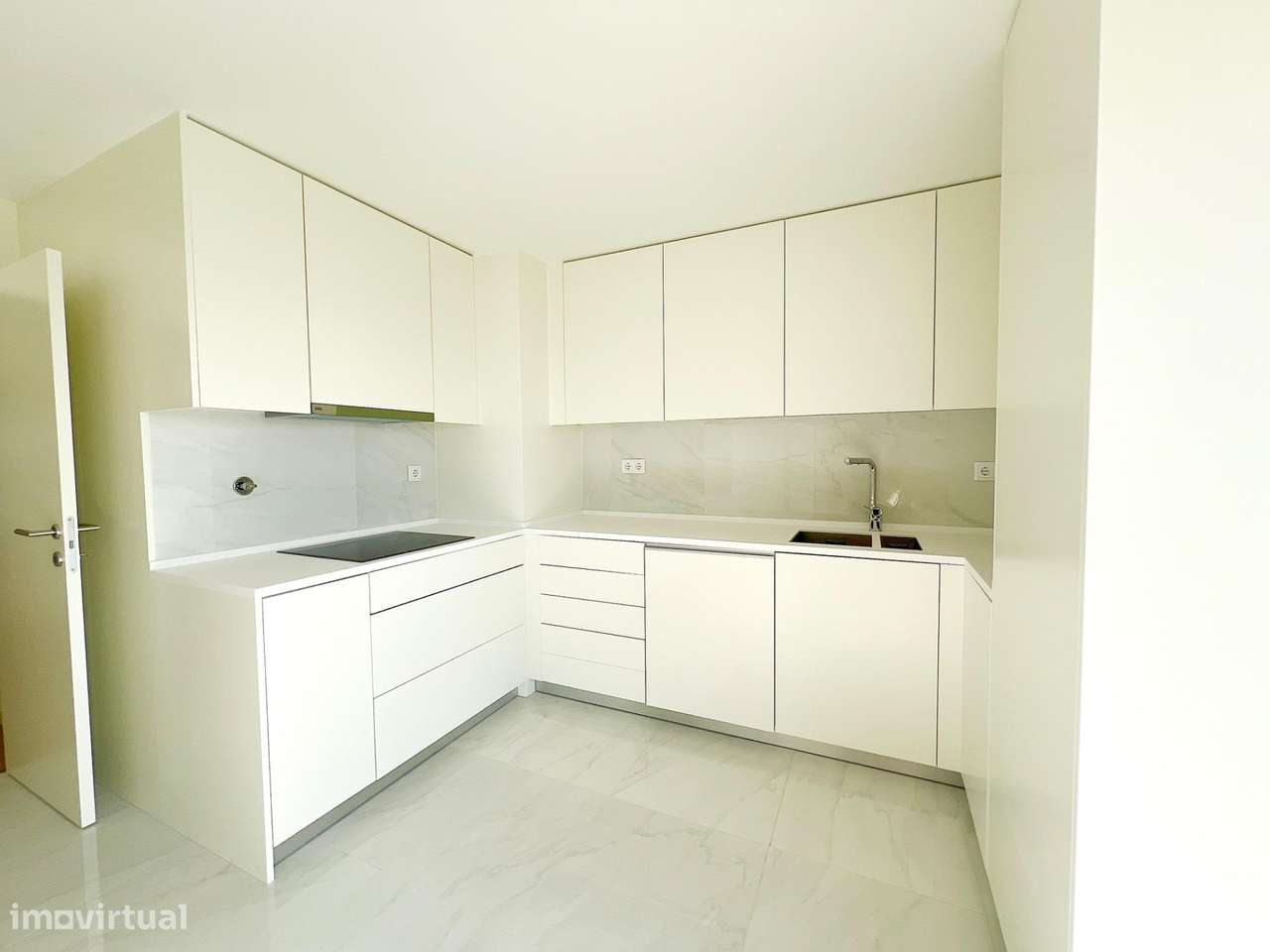 T2 novo c/ estacionamento e varanda - URBANIZAÇÃO MOINHOS DO...-13