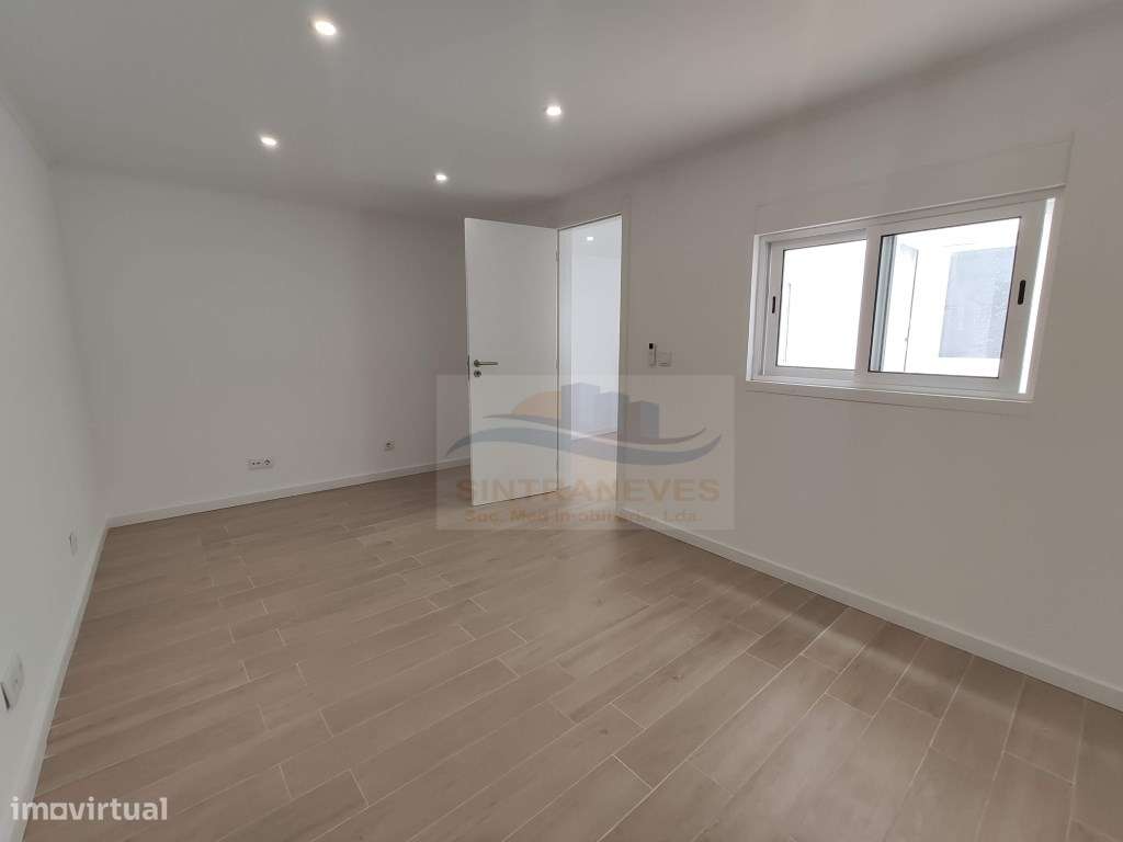 T2 com terraço, totalmente remodelado-6