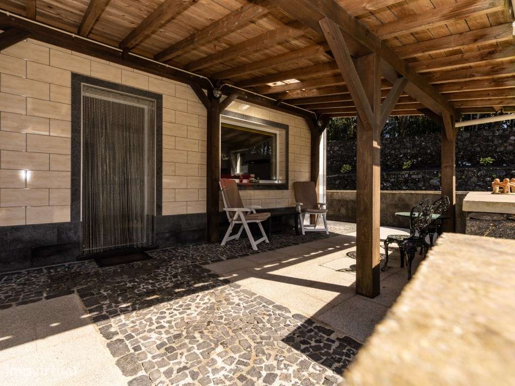 Moradia T3 Contemporânea com Grande Jardim em Rabo de Peixe , São M...-8