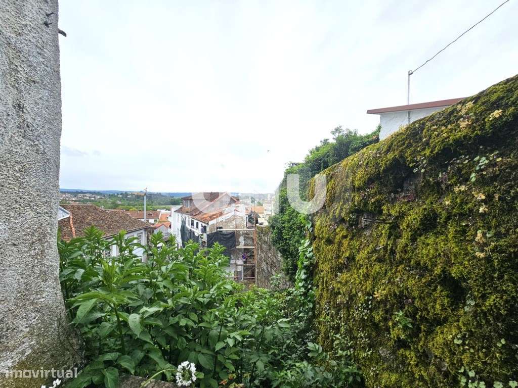 Moradia T6 - Zona Histórica de Viseu-16