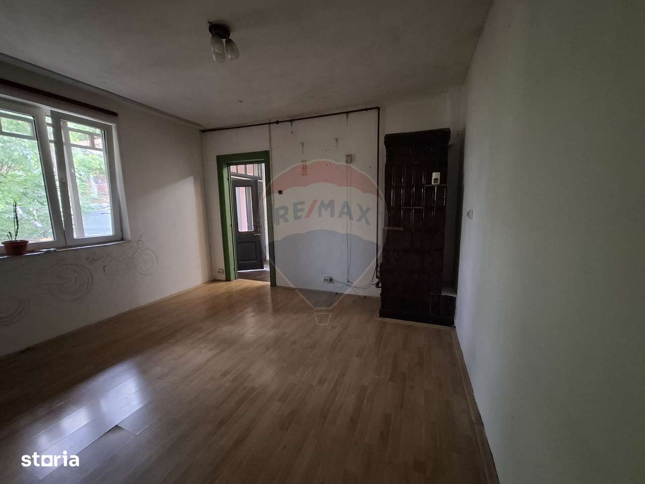 Vanzare casa 2 camere, partial renovata, Bd. Pieptanari - Imagine principală: 3/16