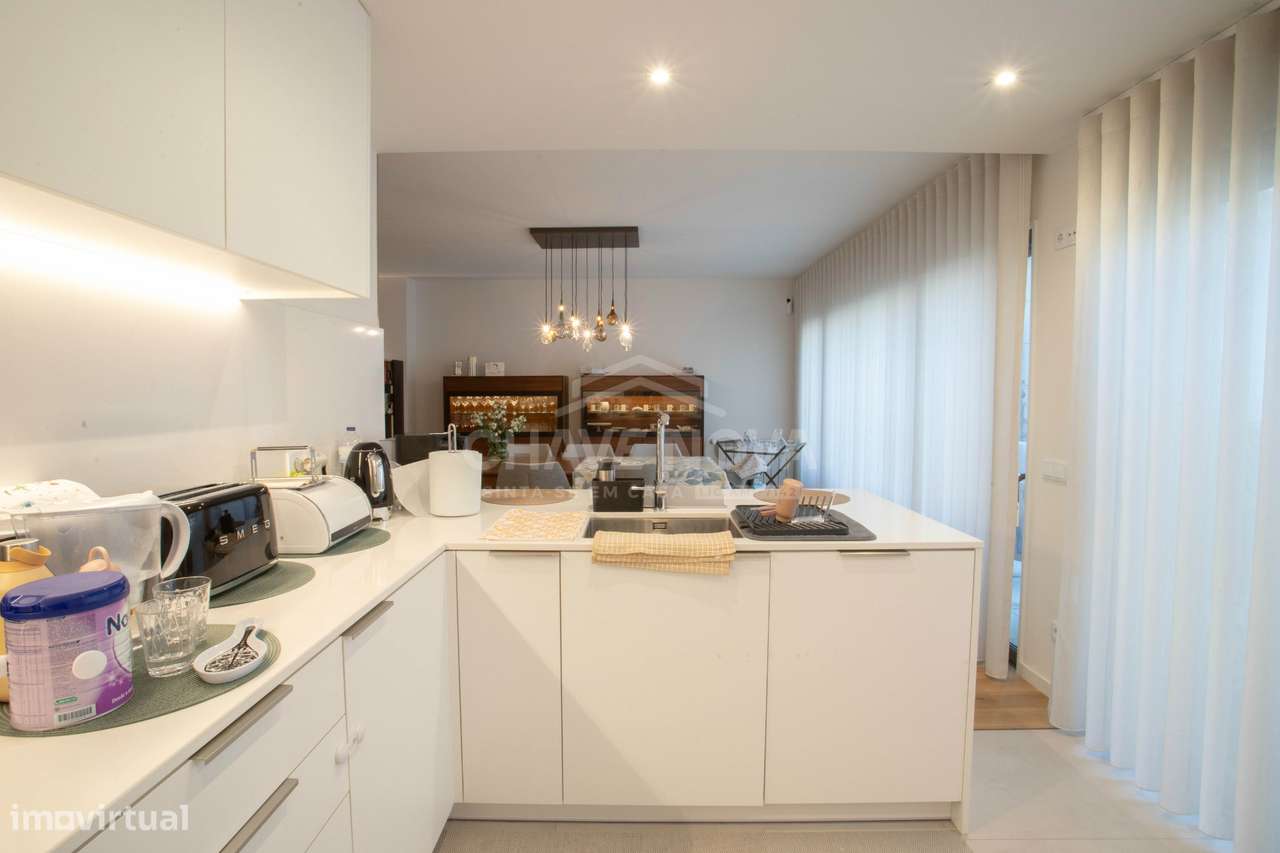 Apartamento T4 Duplex no Empreendimento Antas Atrium, Antas, Porto-9