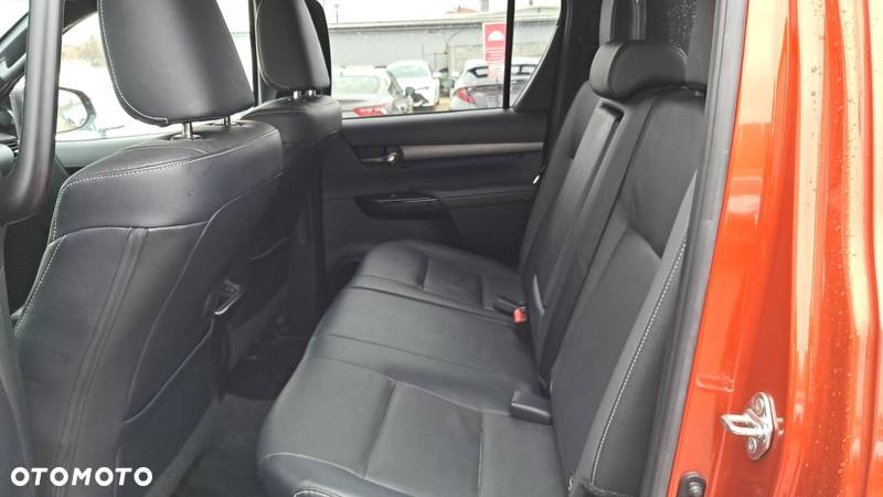 Toyota Hilux 2.8 D-4D Double Cab Invincible Sport 4x4 - 11