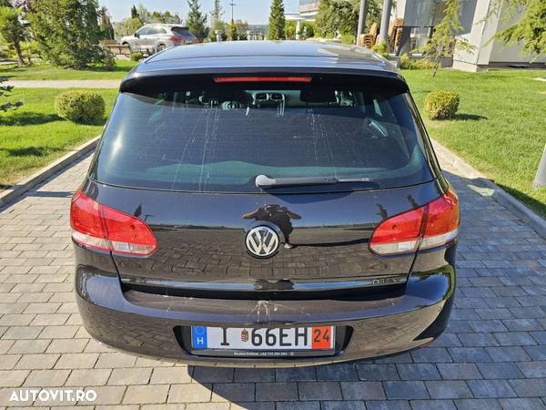 Volkswagen Golf - 10