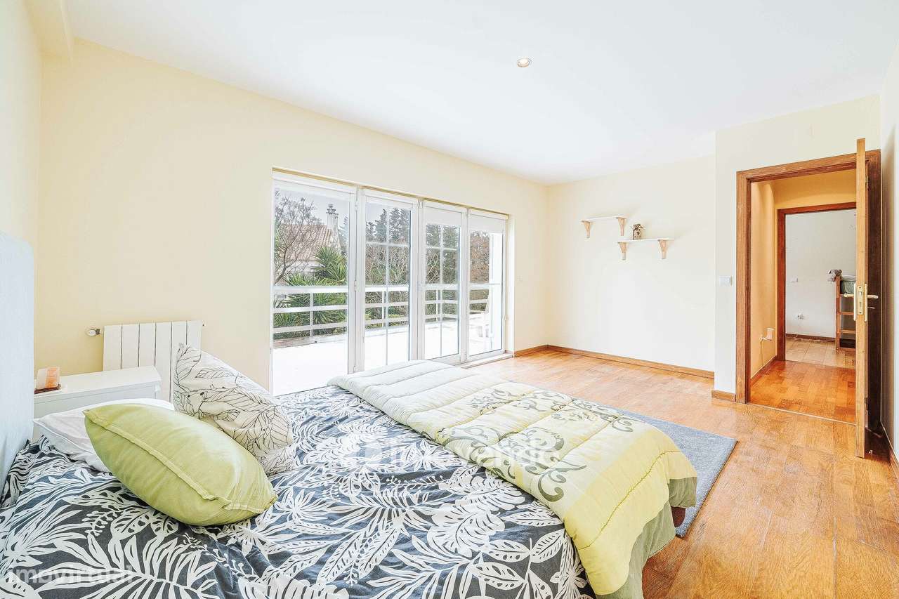 Moradia T5+2 com garagem, em condomínio com piscina, em Murches-22