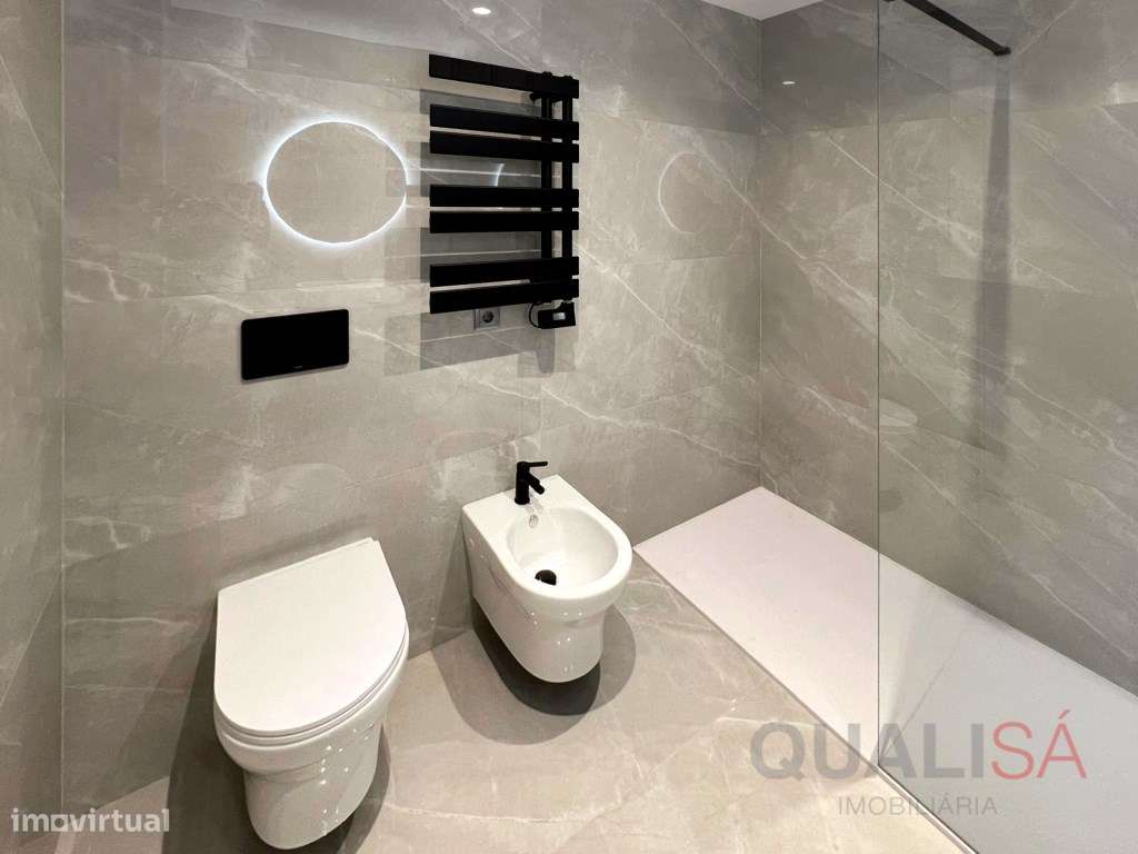 Apartamento T4 novo com logradouro e garagem em S. Vicente no centr...-27