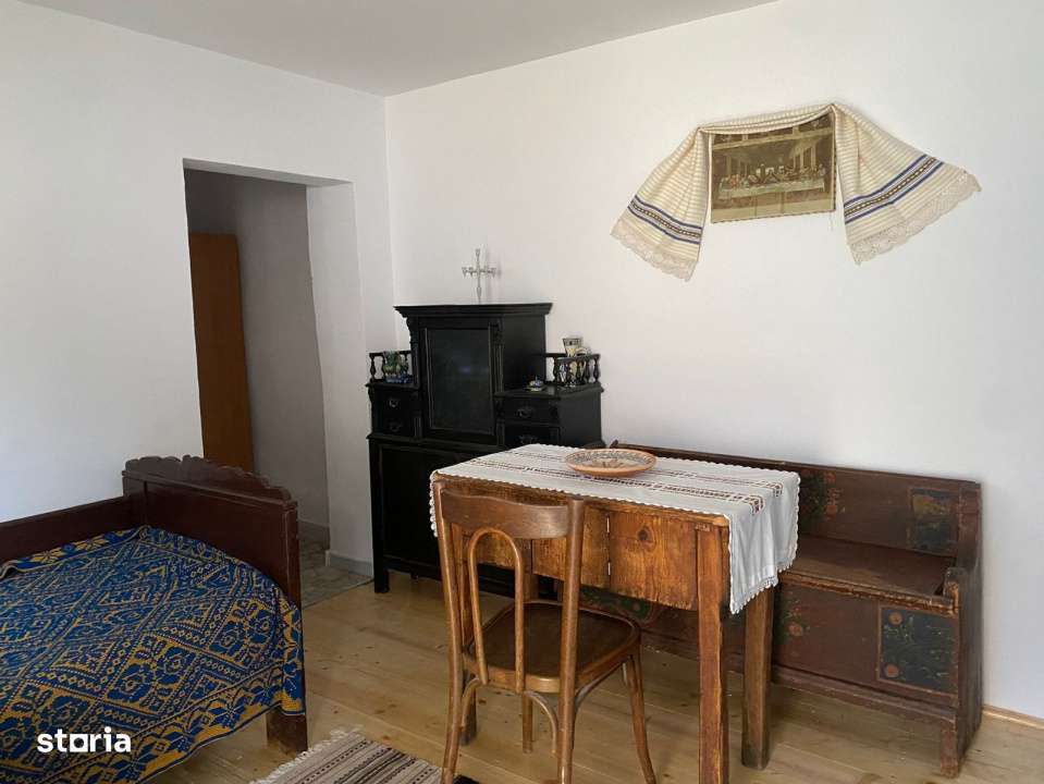 Casa cu 4 camere  si 625 mp teren in Avrig-7