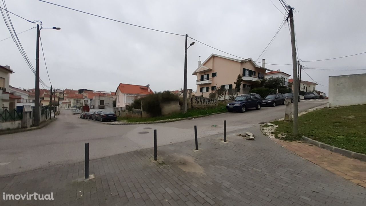 Terreno em Charneca da Caparica