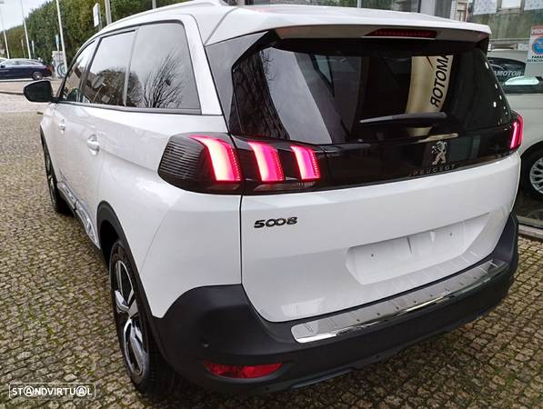 Peugeot 5008 1.2 PureTech Allure Pack EAT8 - 22