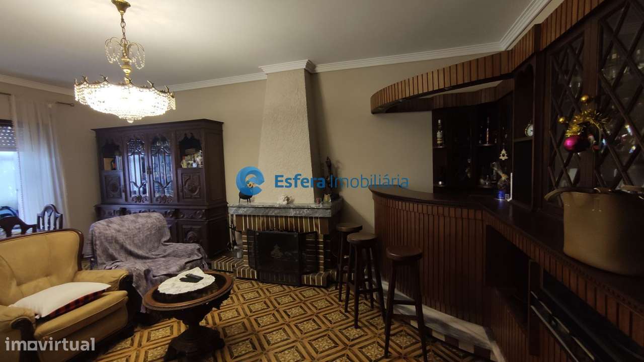 Moradia a 1 Km praia Miramar-11