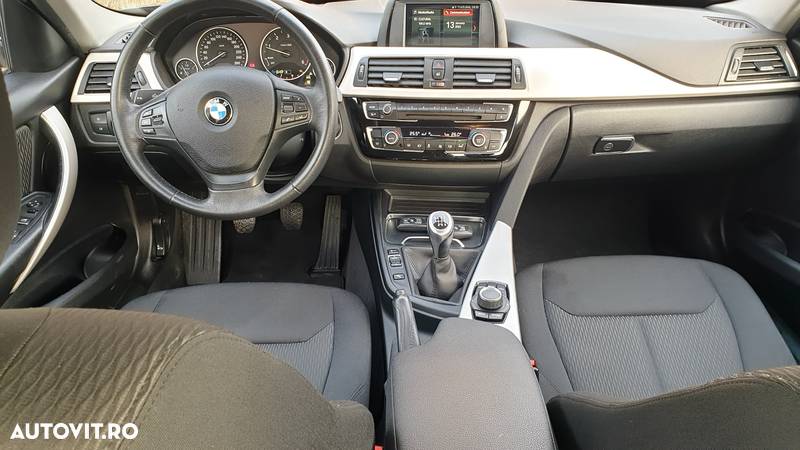 BMW Seria 3 318d xDrive Advantage - 15