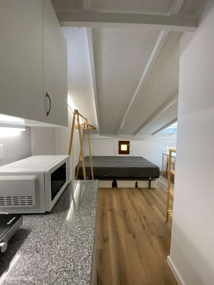 Excelente Prédio remodelado junto à Praça do Comercio-22