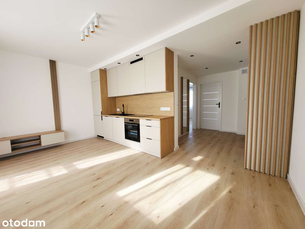 3pokoje po generalnym remoncie w nowoczesnym stylu z meblami na wymiar-14