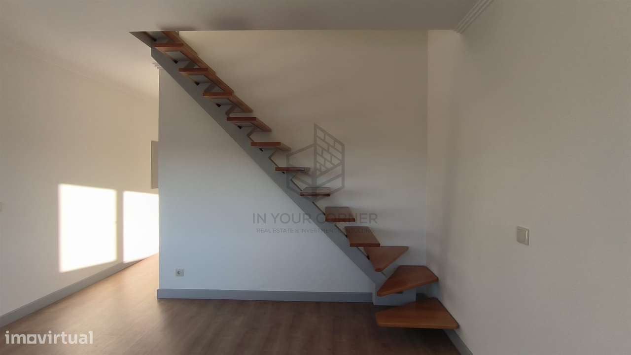 Apartamento T4 DUPLEX Venda em São Vicente,Lisboa-33