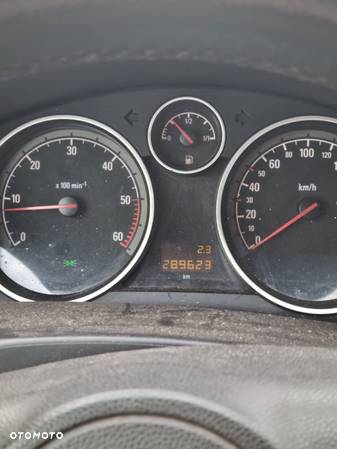 Opel Astra III 1.9 CDTI Cosmo - 6