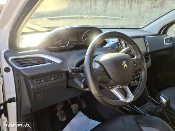 Peugeot 2008 1.2 PureTech Allure - 10