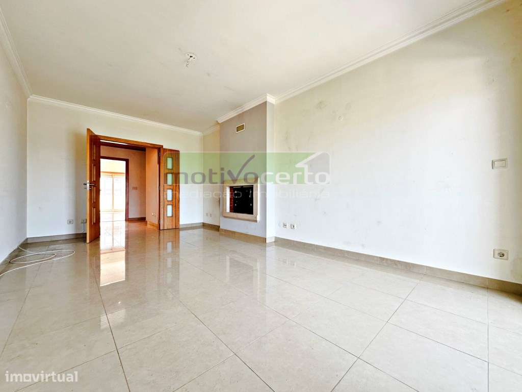 T3 Luminoso em Tomar com Parqueamento e Arrecadação. Ótima Localização - Grande imagem: 2/29