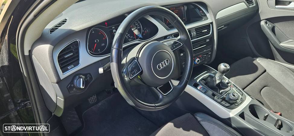 Audi A4 Avant 2.0 TDI S-line - 30