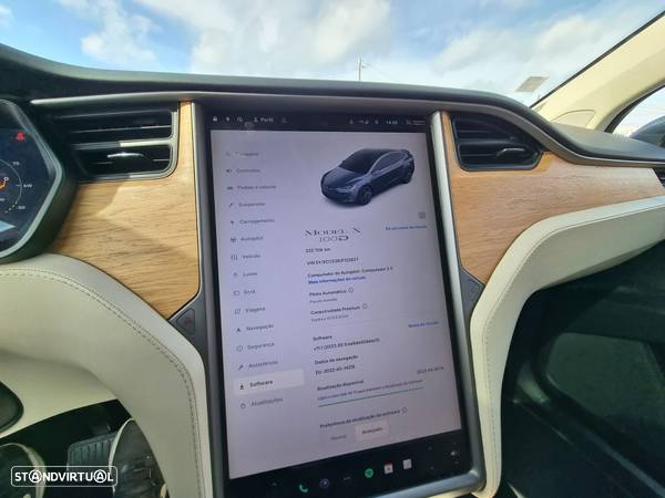 Tesla Model X 100D - 17