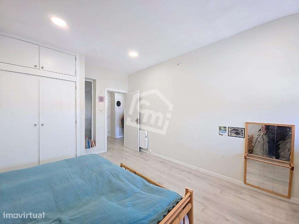 T2 Renovado com 100m2 de área útil no Centro de Matosinhos-16