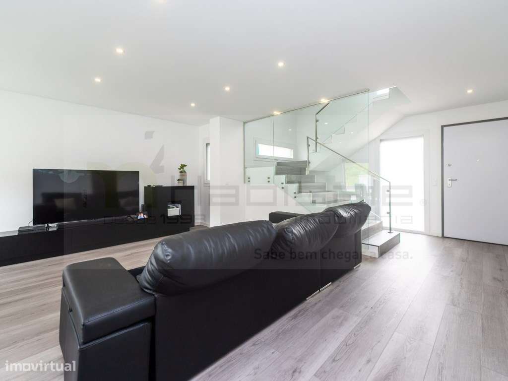 Moradia T4+1 moderna em Vale Grande, Odivelas-14