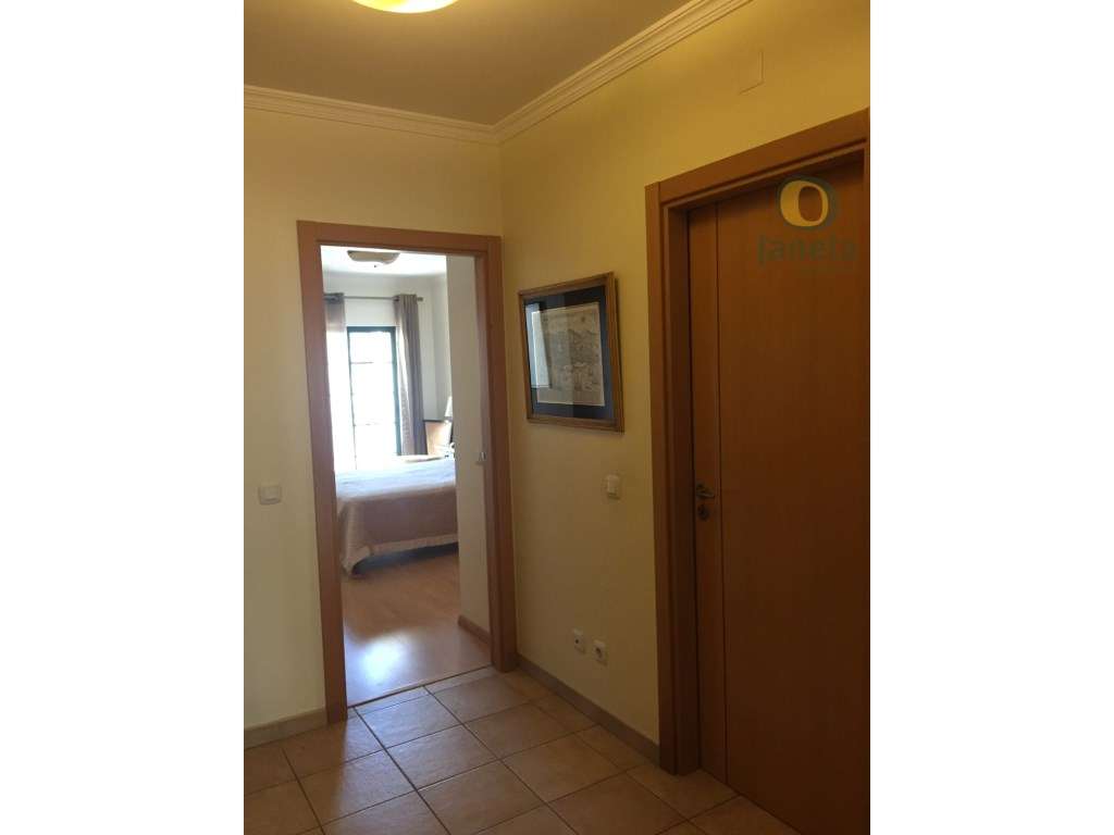 T2 com box e arrecadação, no centro de Faro, varandas-8