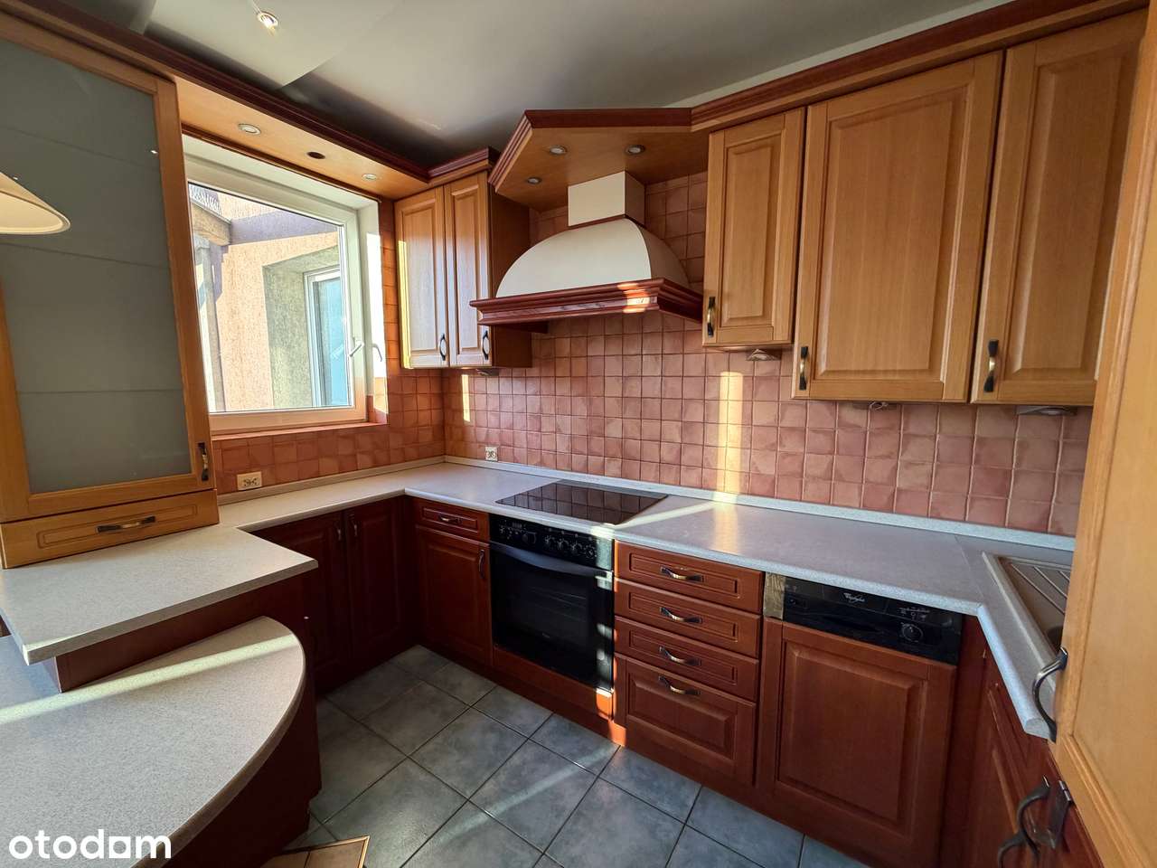 Przestronny,wyremontowany apartament w sercu Jeżyc,2 miejsca postojowe-0