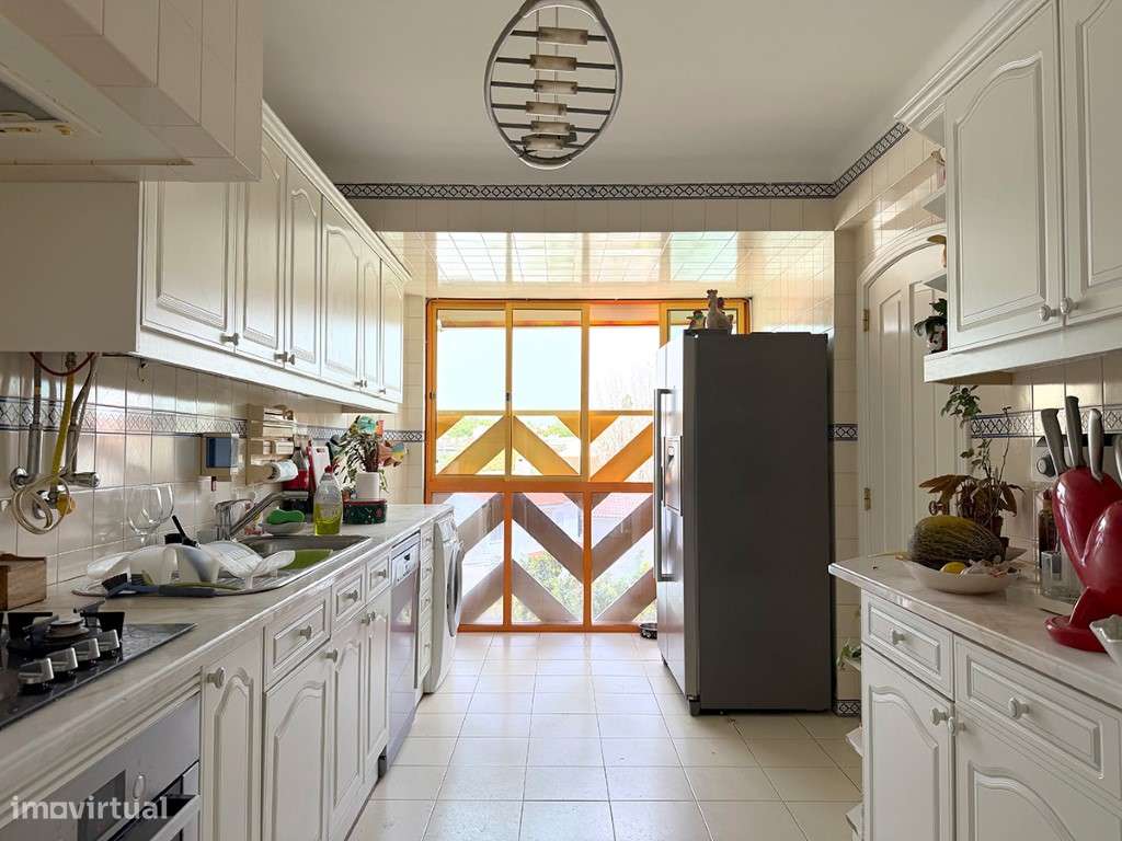 Apartamento T3 com garagem e piscina a venda em Cascais-8