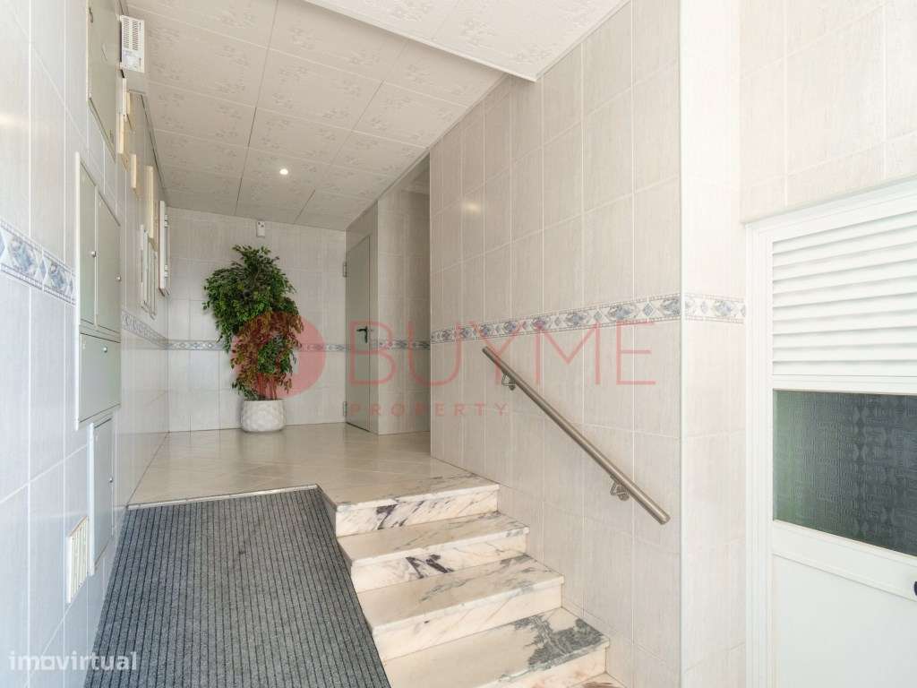 Apartamento T2 em Quarteira com Vista Mar a Poucos Passos da Praia-22