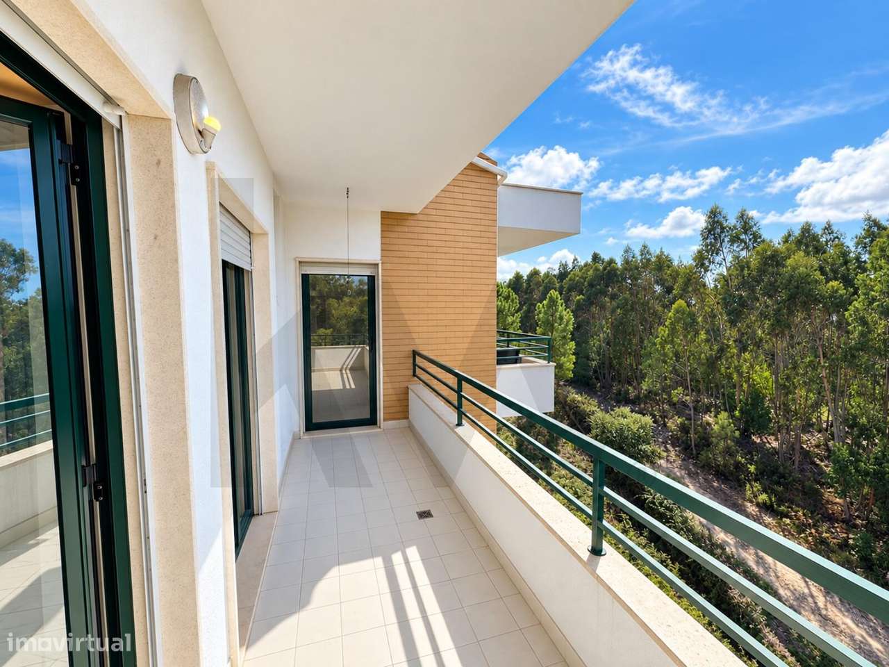 Apartamento Duplex T3+3 em Belas | Amplo, Luminoso e com Vista Desafog-8
