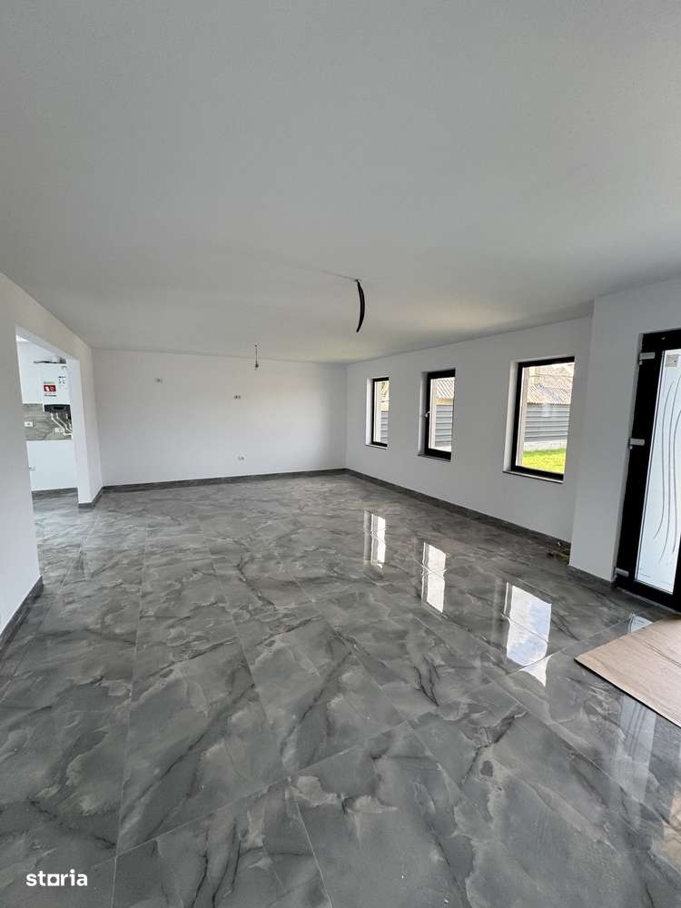 Vand Casa noua in Cordun-10