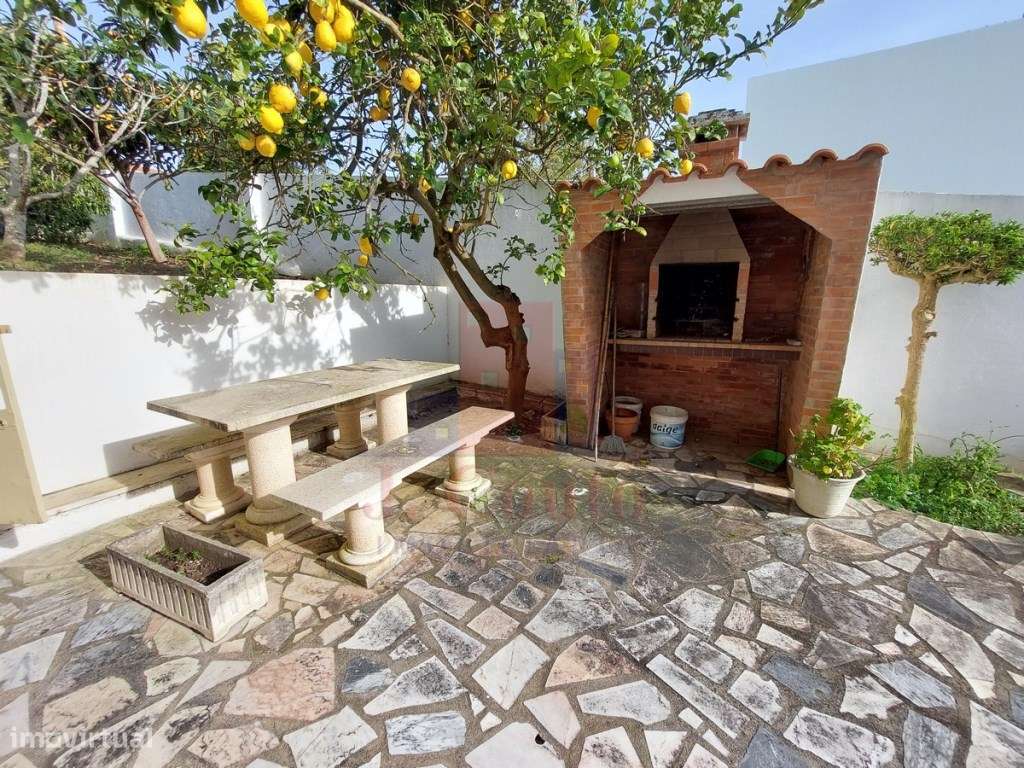 Prédio com 7 apartamentos no centro de Caldas da Rainha-41