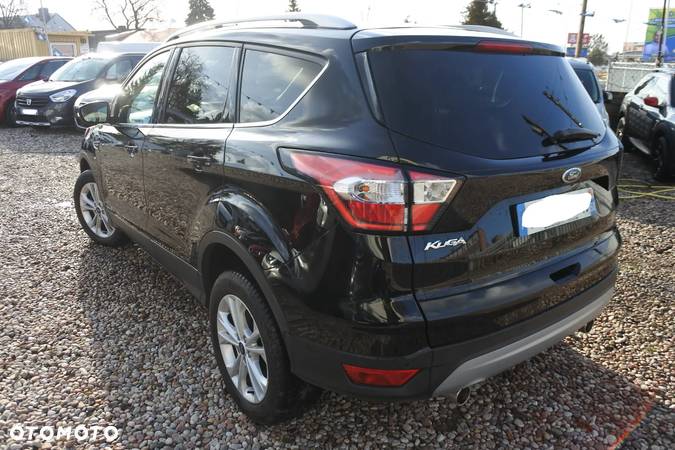 Ford Kuga 2.0 TDCi 2x4 Titanium - 4