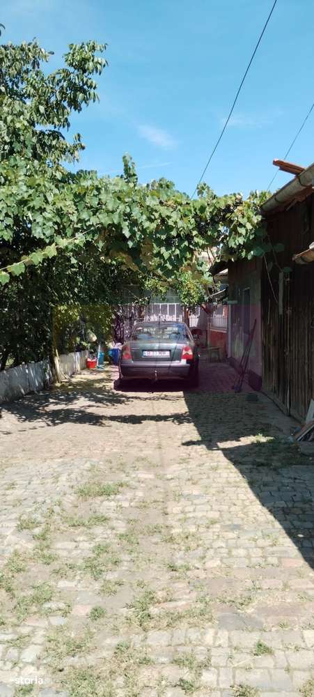 Branesti / IF - casa batraneasca din caramida cu teren de vanzare - Imagine principală: 5/20