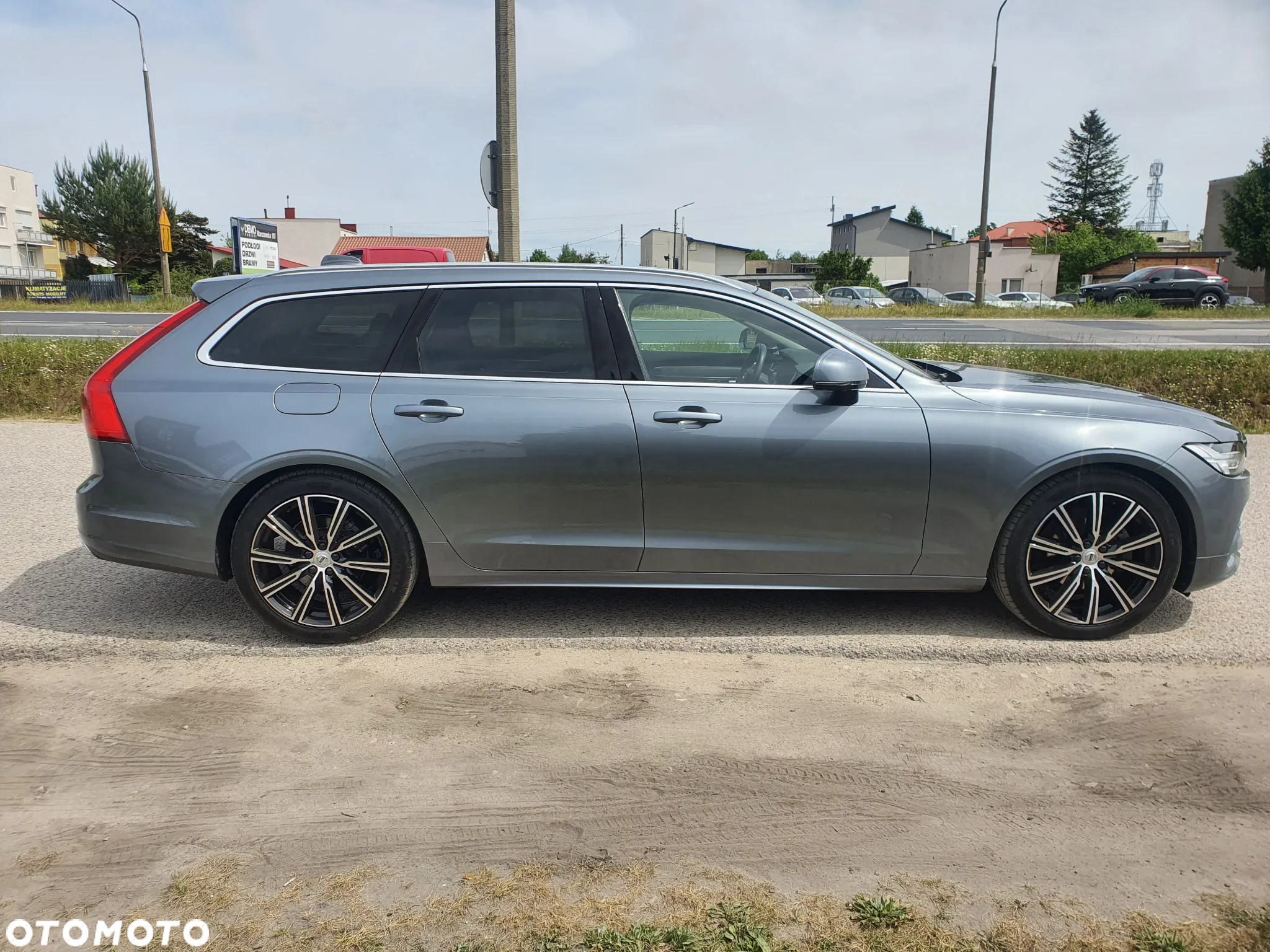 Volvo V90 D4 Momentum Pro - 4