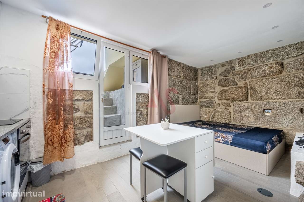 Prédio para Investimento composto por 3 T0 e 1 T1 | Rua Francisco Agra - Grande imagem: 5/25