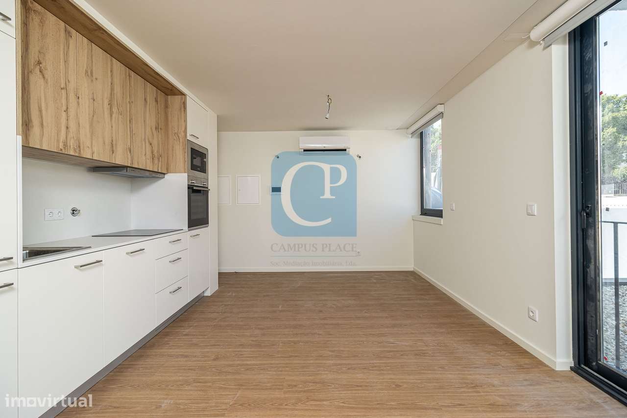 Apartamento T1Kit novo, em frente ao Hospital São João - Grande imagem: 2/17