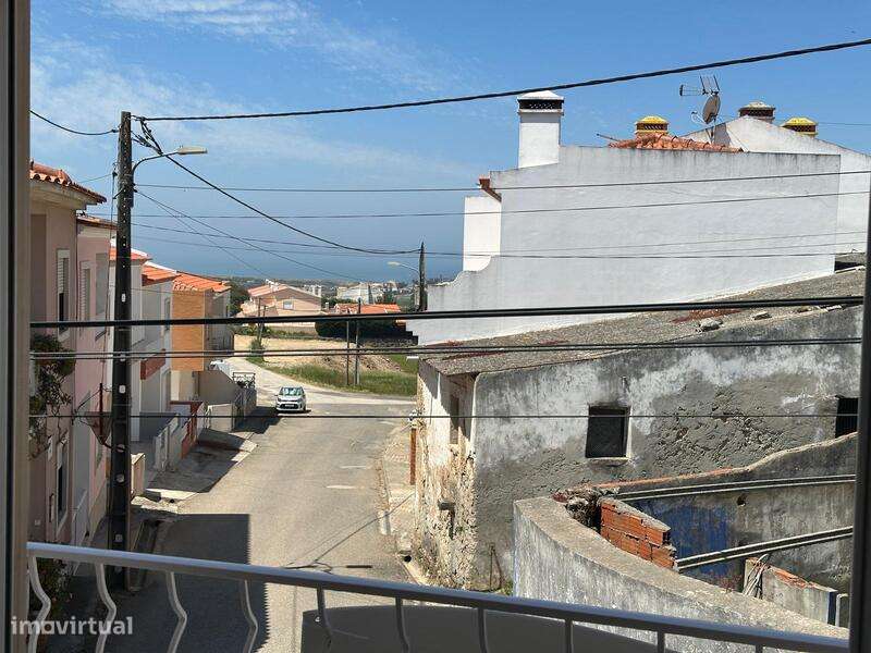 Moradia T2 Remodelada com Vista Mar Próxima das Praias na Lourinhã-21