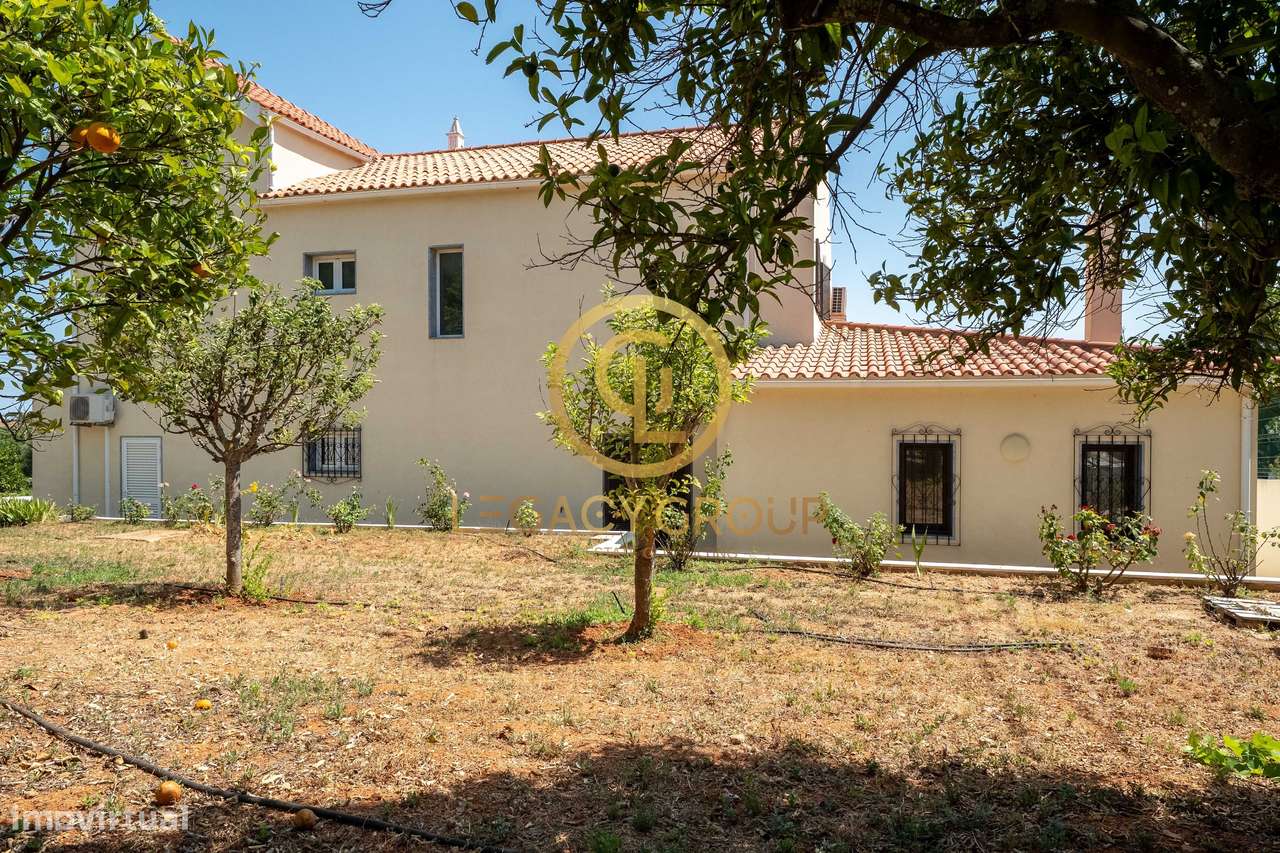 Moradia T5 com piscina + Anexo T1 independente em Loulé - Grande imagem: 3/33