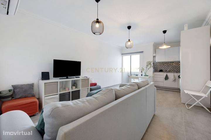 Apartamento T2 em Condomínio Fechado 2º Andar com Elevador com Piscina-5