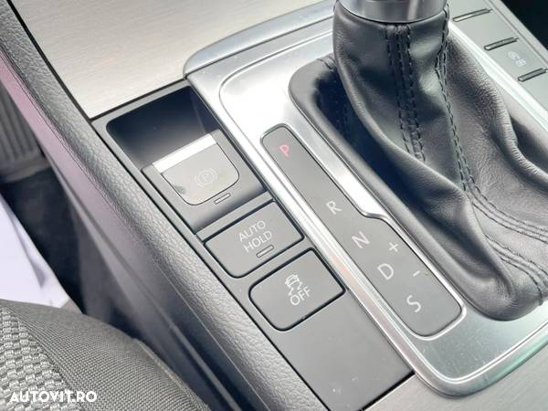 Volkswagen Passat Variant 2.0 TDI BlueMotion Technology DSG Comfortline - 19