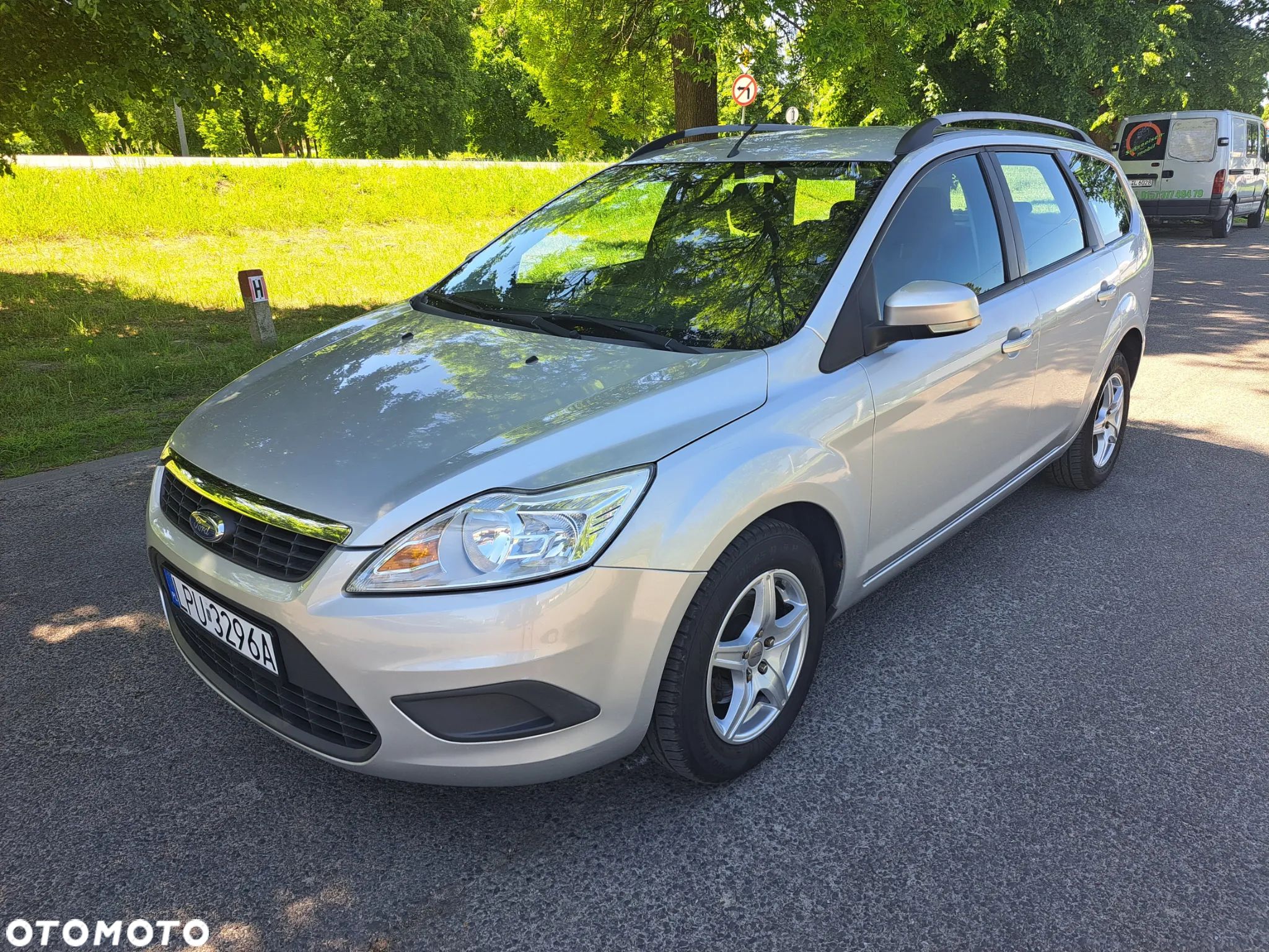 Ford Focus 1.6 16V Ambiente - 1