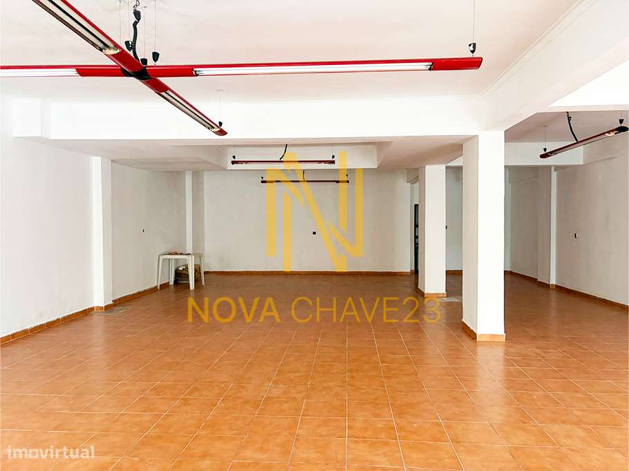Loja em Agualva – 128 m² | Open Space | 2 Entradas - Grande imagem: 2/16