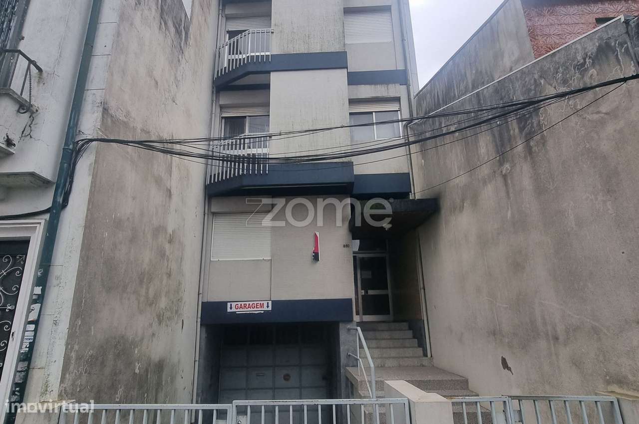 Garagem Rua Pedro Hispano - Grande imagem: 2/15