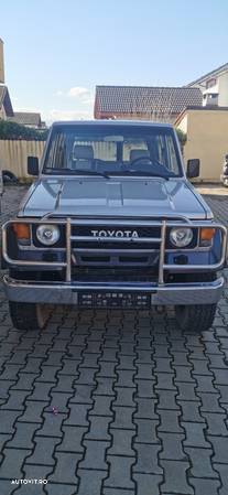 Toyota Land Cruiser - 2